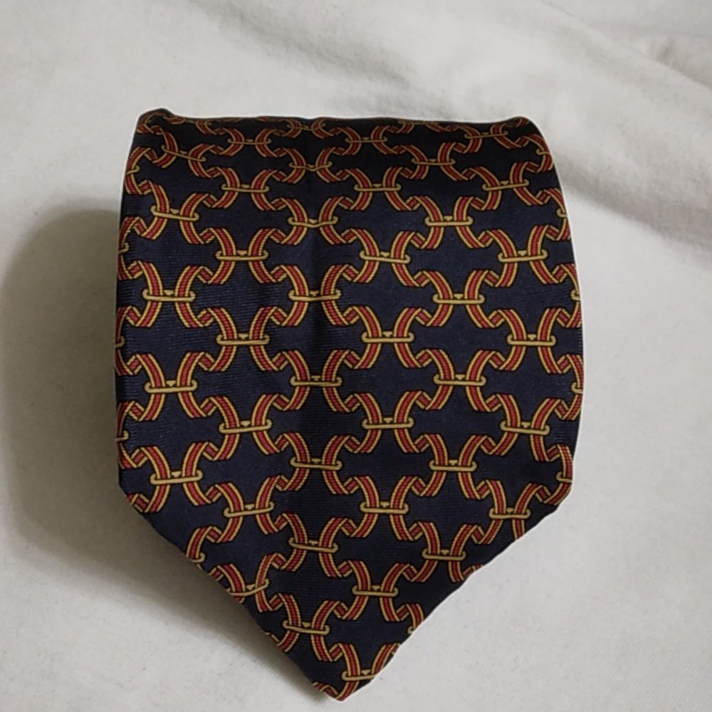 Burberrys Of London Vintage Silk Gold Link Navy Blue Tie